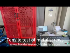 Trekproef van het kwaliteitscontroleproces van de schroef